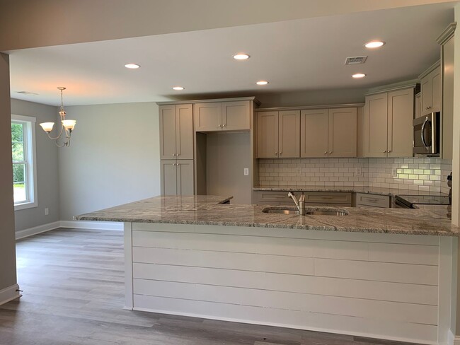 Foto del edificio - Beautiful Home Available in Opelika!