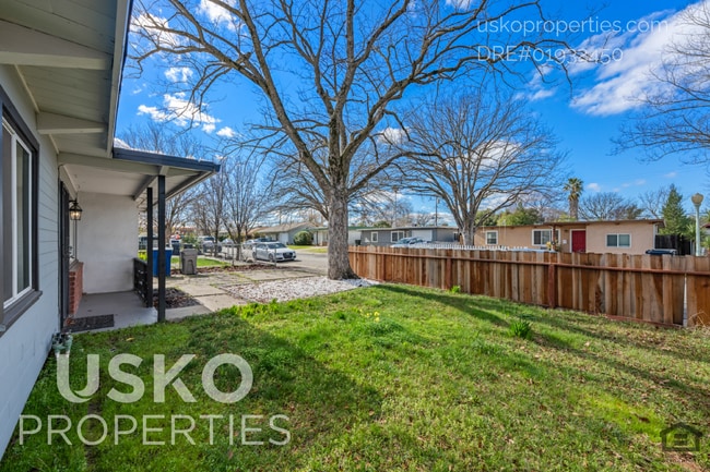 Building Photo - "Charming 3-Bed with Full Bath in Sacramento – Cozy 1093 Sq Ft Home Awaits!"