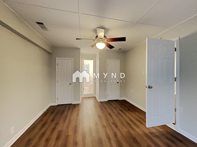 Building Photo - 1210 Spring Hill Dr