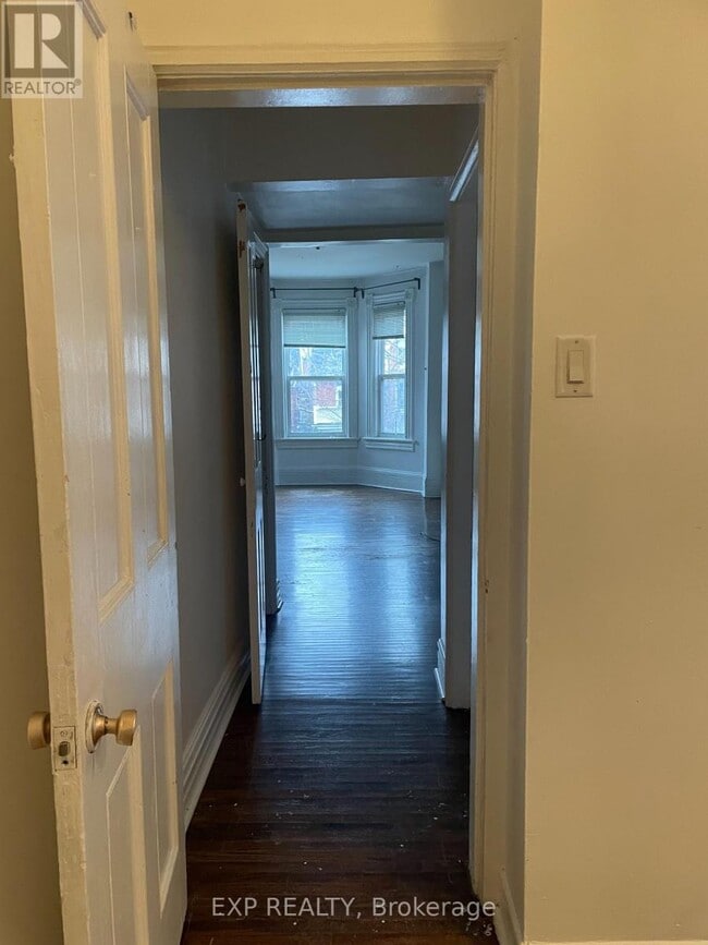 Photo du bâtiment - 190 Dunn Ave