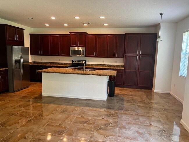 Building Photo - 9555 Phipps Ln