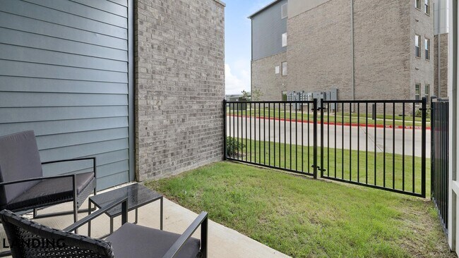 Foto del edificio - 3751 Heritage Towne Blvd.