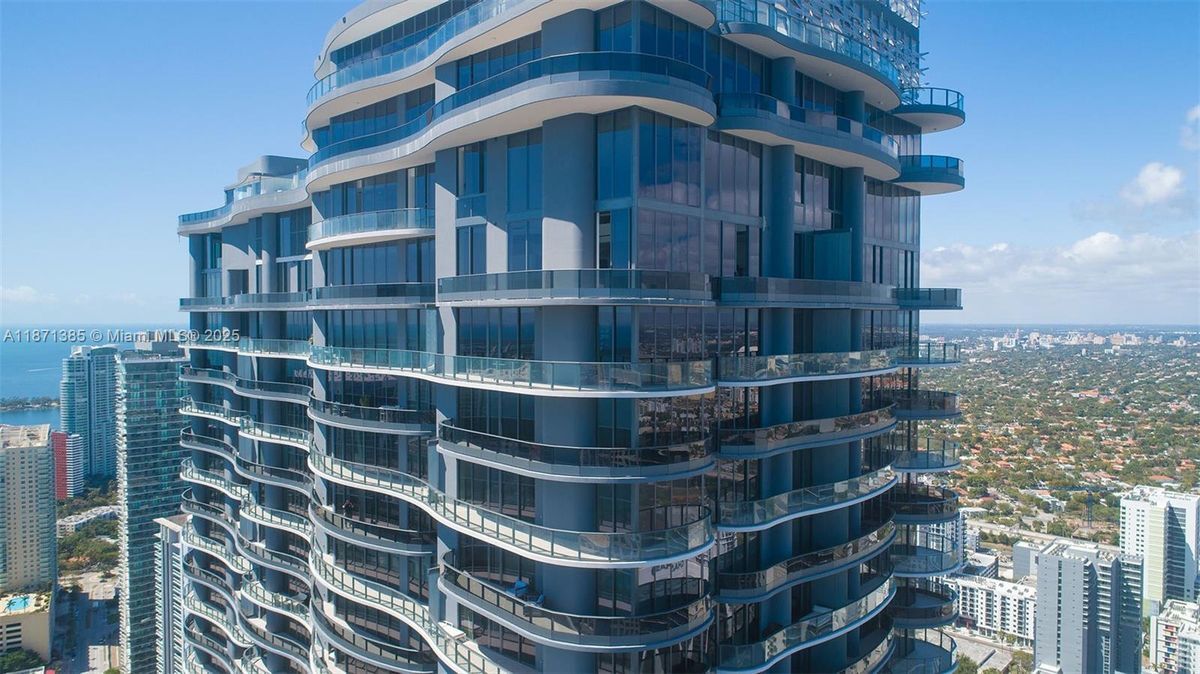 Primary Photo - 1000 Brickell Ave