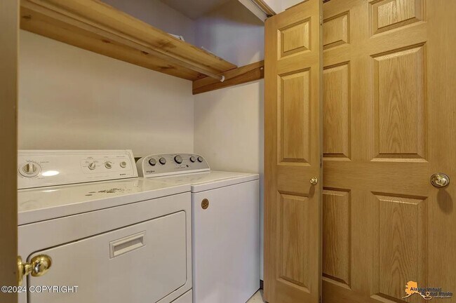 Foto del edificio - RARE FIND! Oceanview 3 Bedroom Home with Garage & Fenced Yard