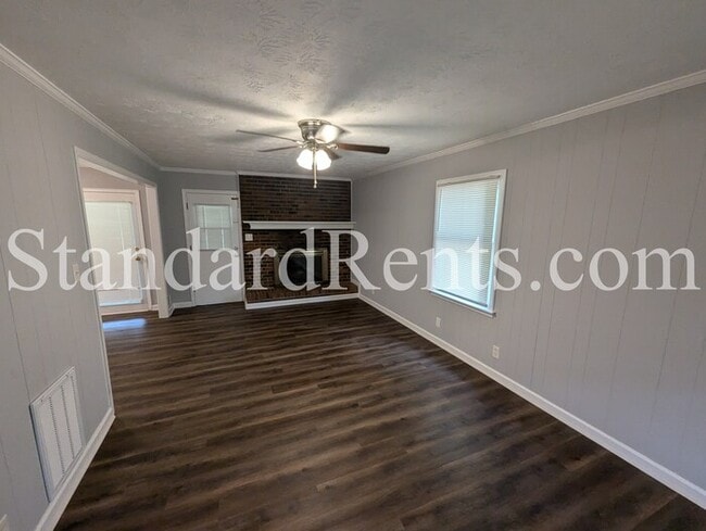 Building Photo - 2591 Kings Cir NW