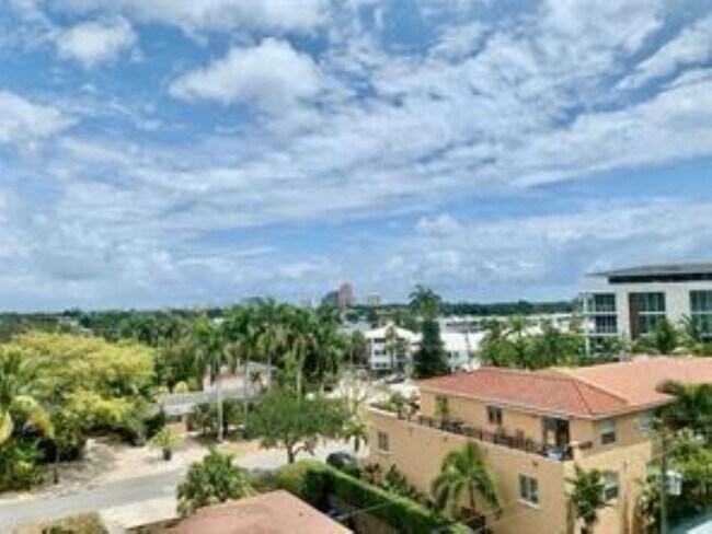 Foto del edificio - 2555 NE 11th St