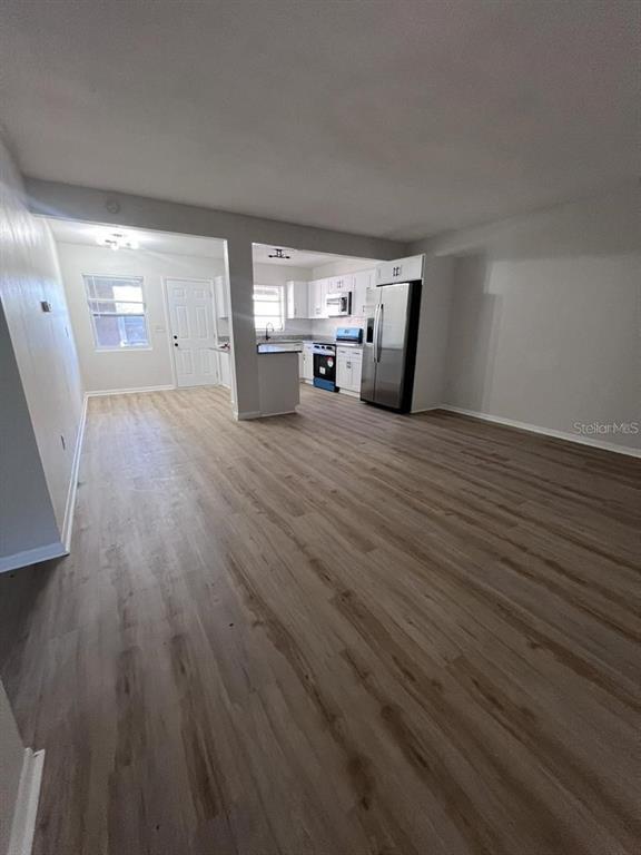 Foto del edificio - 1353 Lakeview Rd