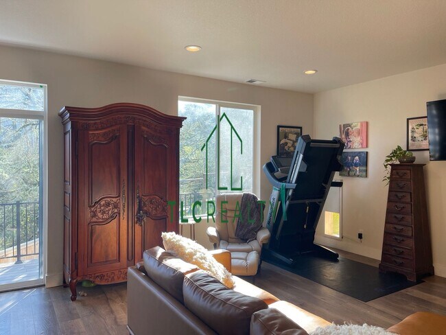 Building Photo - Gorgeous Home for Rent