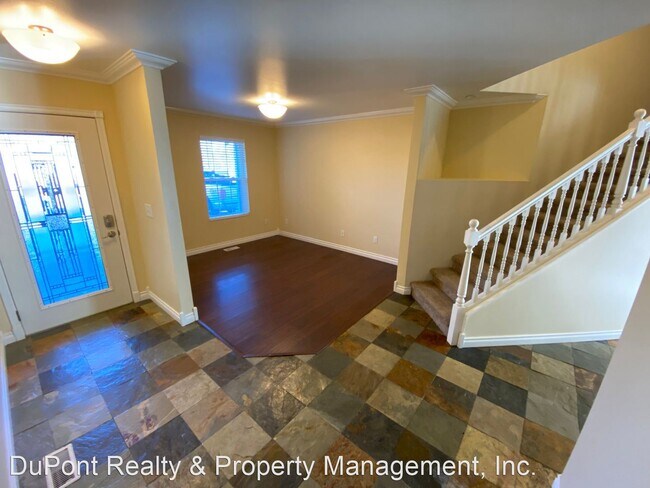 Building Photo - 3 br, 2.5 bath House - 3915 Waller Rd E