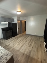 Building Photo - 1959-1961 Maple Dale Rd