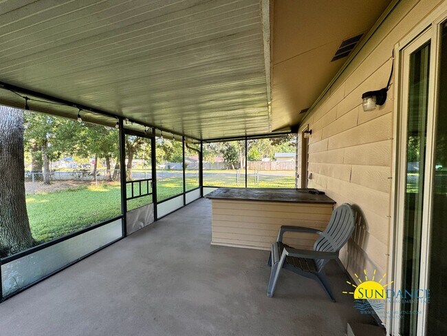 Foto del edificio - Charming 3-Bedroom Home in Shalimar – Your...