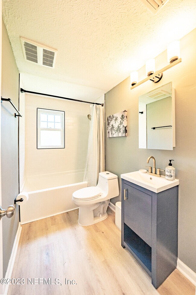 Foto del edificio - 2604 Liberty Ln