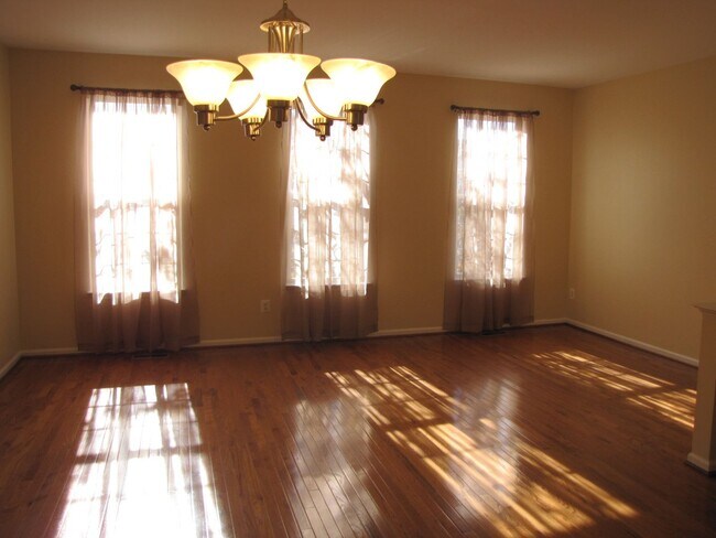 Foto del edificio - Townhouse In Sterling