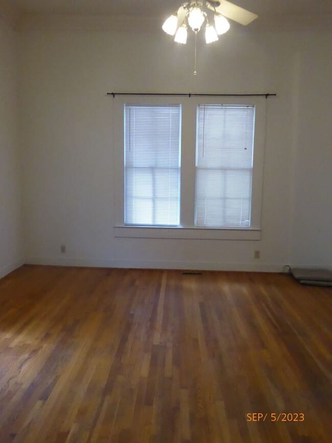 Building Photo - Historic home In The Heart Of Bluff Park