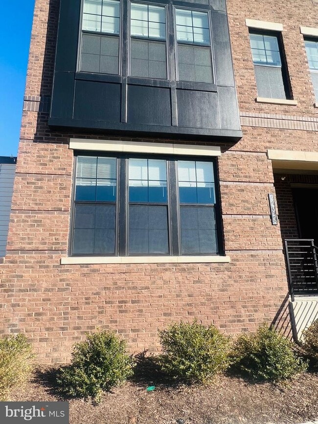 Building Photo - 22345 Roanoke Rise Terrace