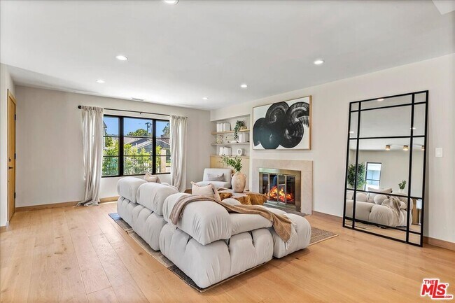 Foto del edificio - 14537 Hesby St