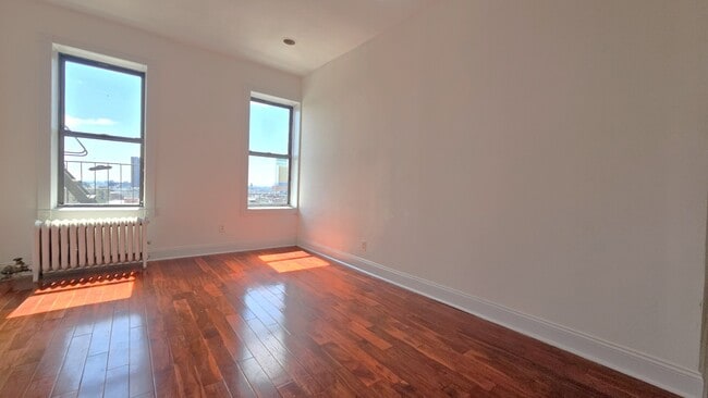 Building Photo - 20 Magaw Pl