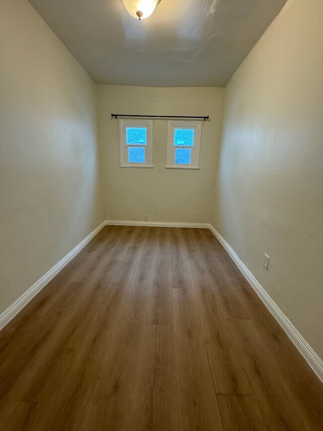 Building Photo - 518 N Spaulding Ave