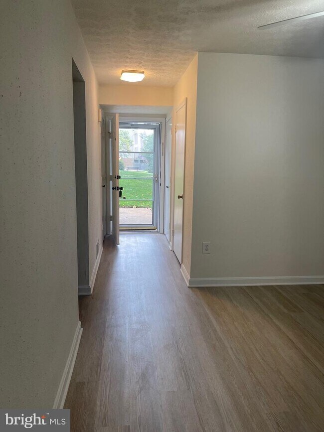 Building Photo - 13226 Bayberry Dr