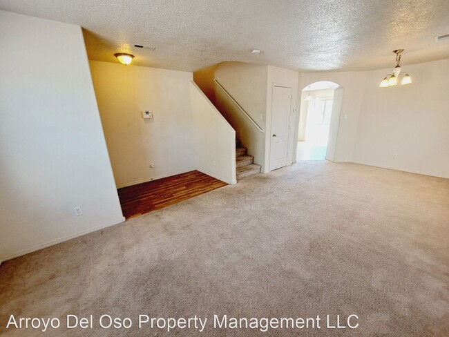 Building Photo - 4 br, 2.5 bath House - 811 Prairie Sage Co...