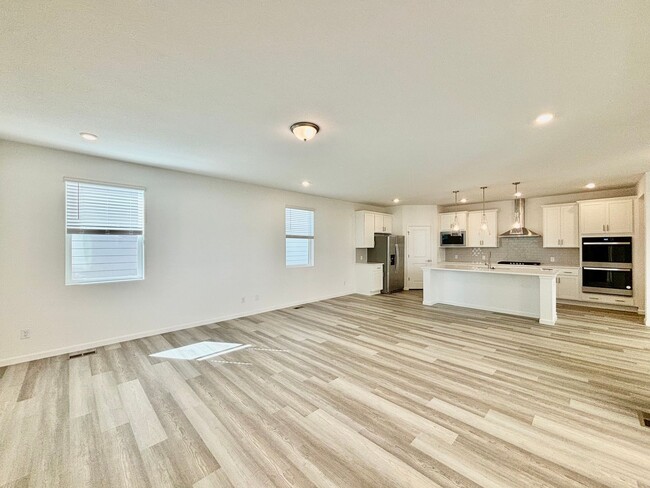 Foto del edificio - 4 Bed 3 Bath Home Near Downtown