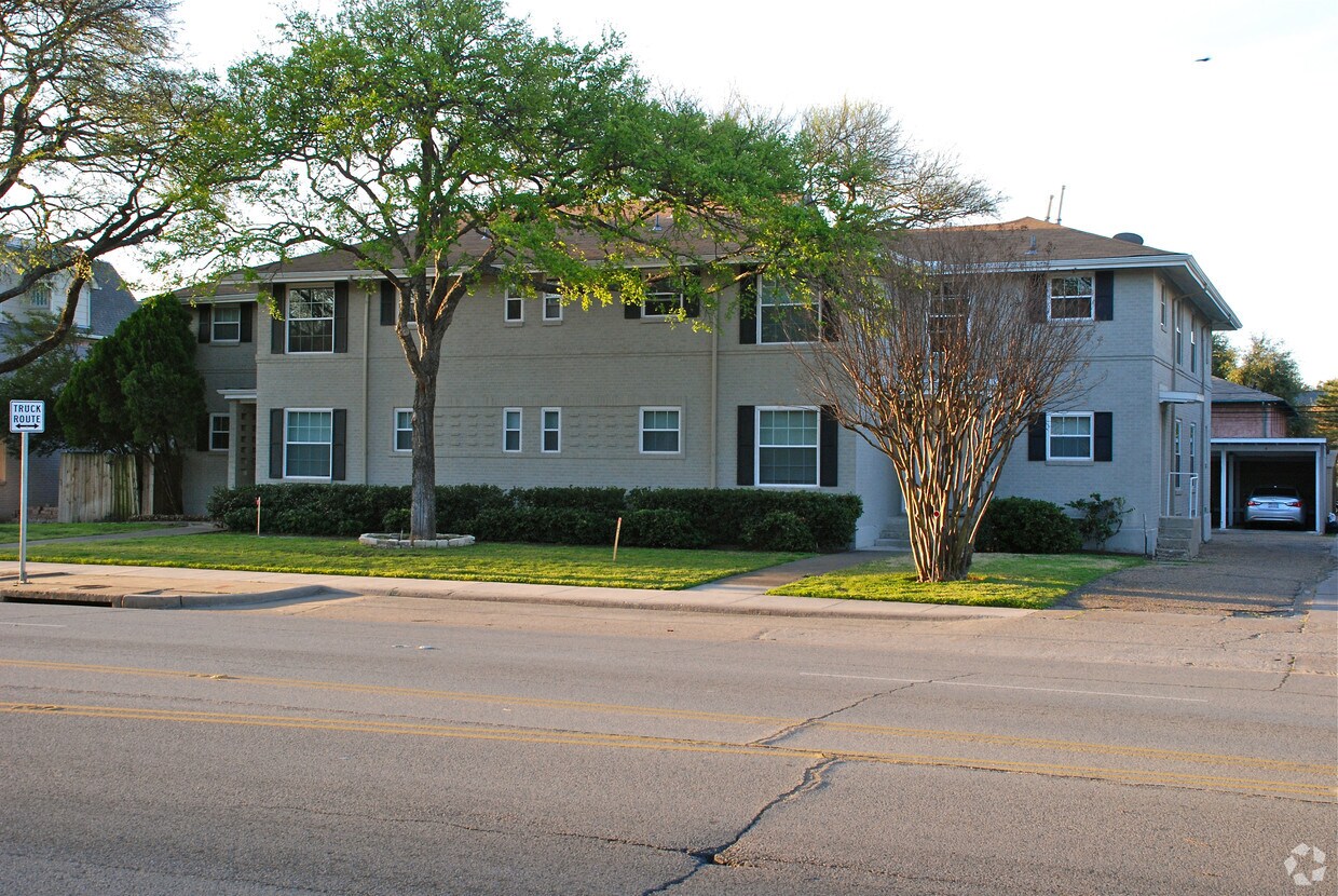 Building Photo - 4133 Lovers Ln