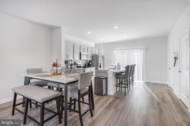 Foto del edificio - 345 Soft Rush Ln