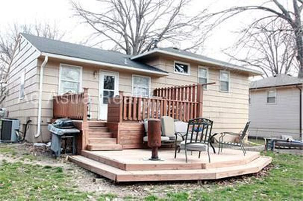 Foto del edificio - Beautiful 3 Bed Home in KCMO - Available i...