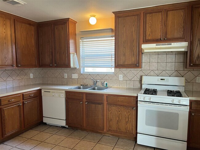 Building Photo - 3223 Amber Meadow Dr