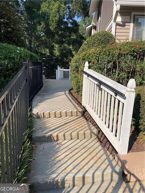 Building Photo - 803 Wynnes Ridge Cir SE