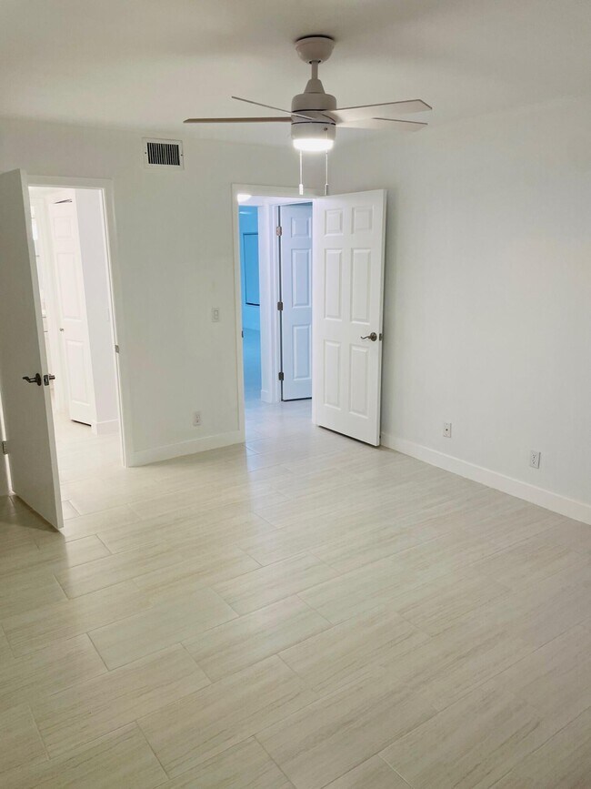 Building Photo - 3561 Pine Needle Dr