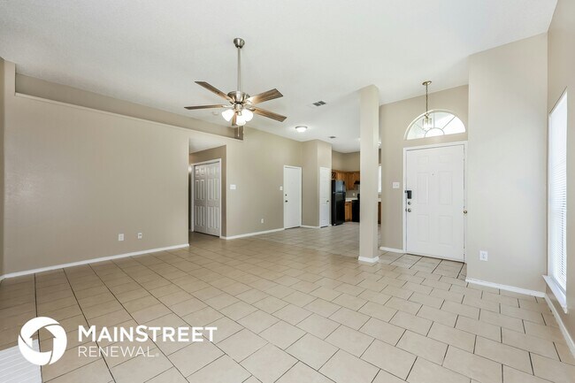 Building Photo - 521 Redbud Dr