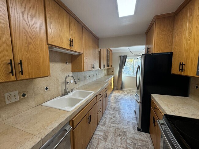 Foto del edificio - 3bd/2ba Condo - Pets welcome!  Coming Soon!