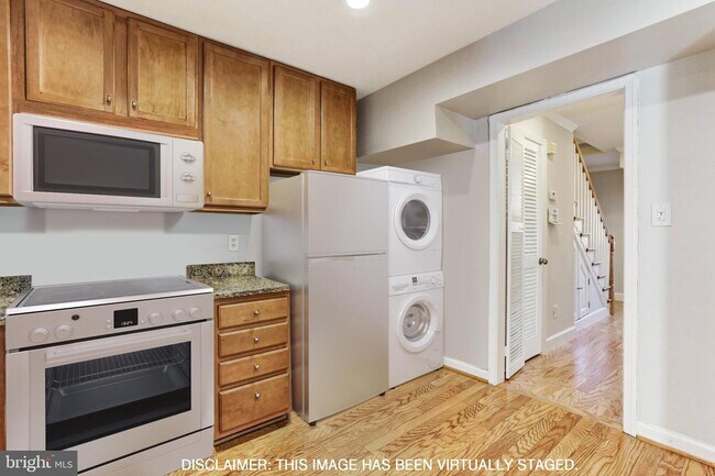 Building Photo - 6705 Kenwood Forest Ln