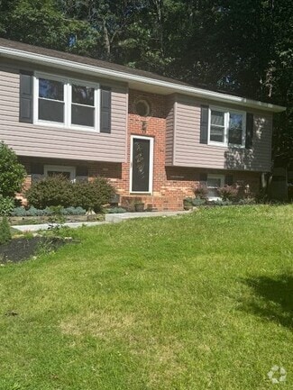 Building Photo - 704 Candle Ridge Ct
