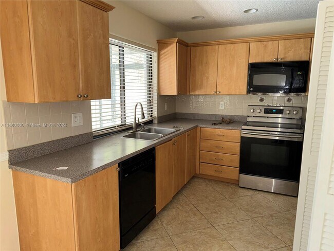 Foto del edificio - 18352 181st Cir S