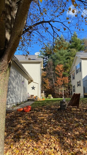 Wonderful, clean townhome at a great location. - 201 Juniper Dr