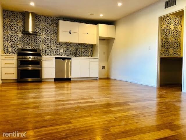 Foto del edificio - 646 N La Fayette Park Pl