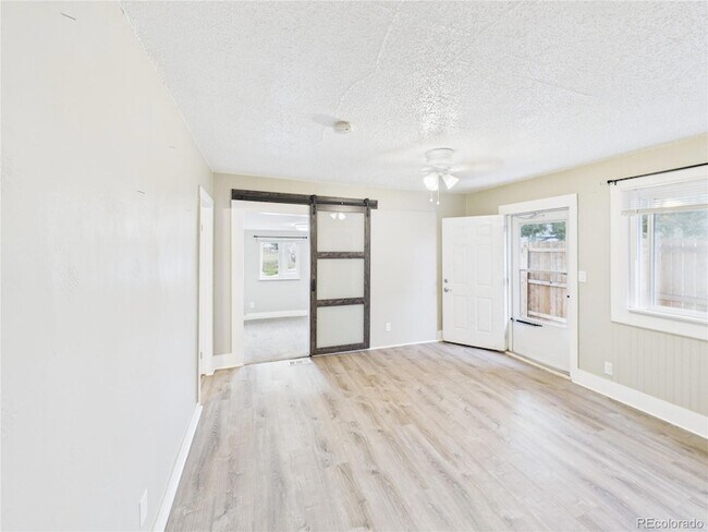 Foto del edificio - 404 S Race St