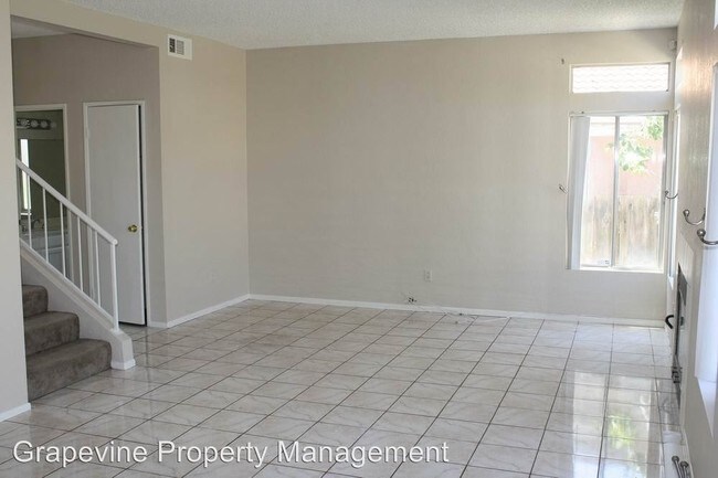 Building Photo - 39649 Oak Cliff Dr