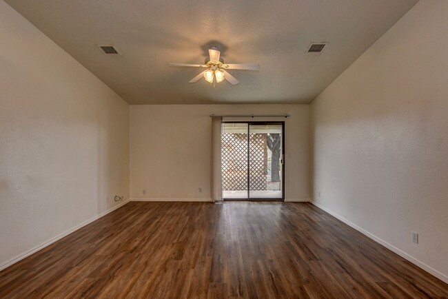 Foto del edificio - 4701 N Norman Rd