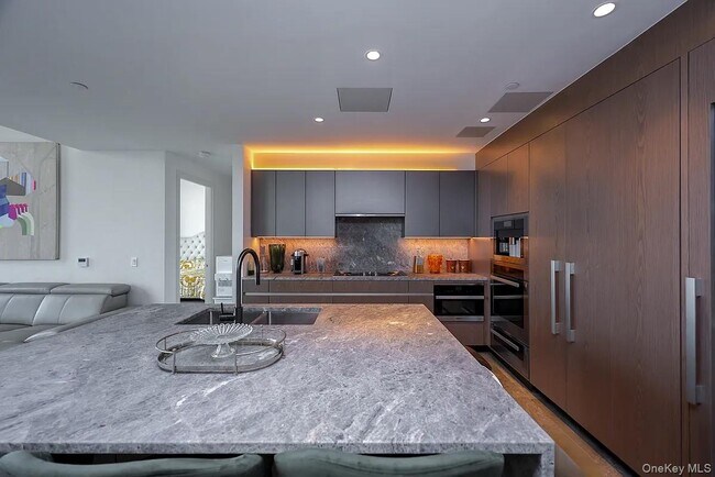 Foto del edificio - 133-36 37th Ave