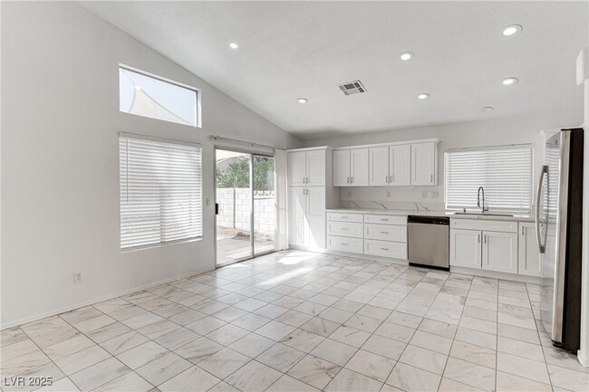 Building Photo - 52 Tanglewood Dr