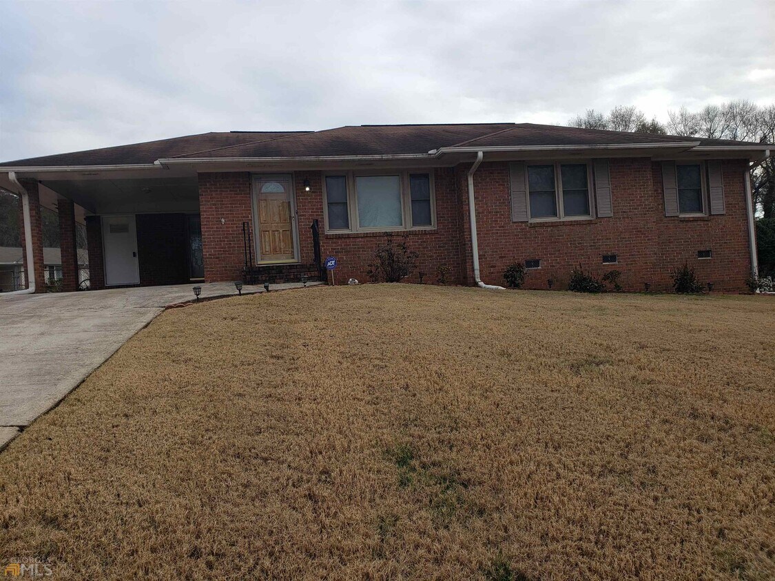 Primary Photo - 3029 Bobolink Dr