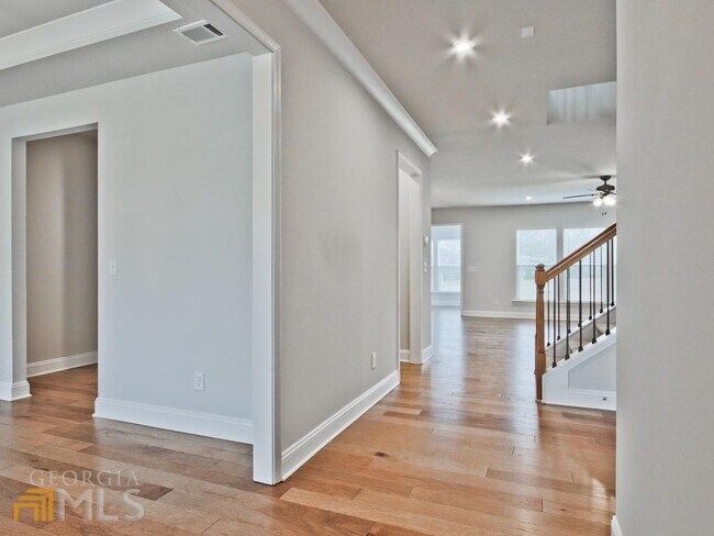 Building Photo - 3440 Serendipity St