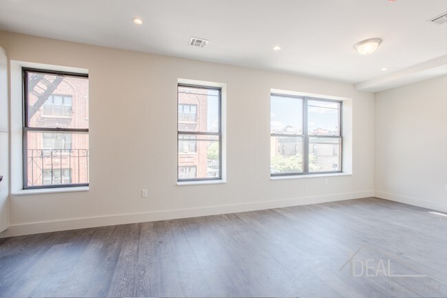 Building Photo - 1578 Union Street #3B2R