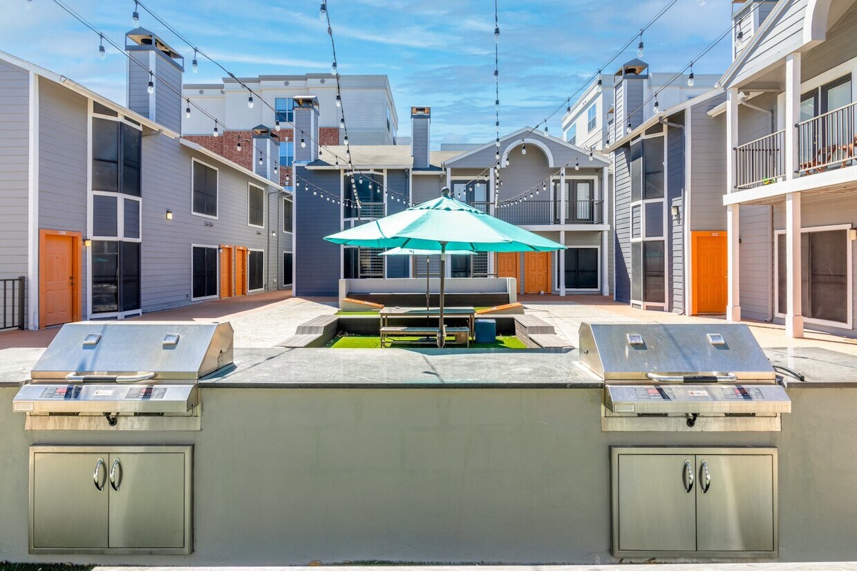 Foto principal - 2710 Nueces St