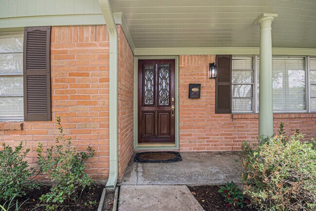 Building Photo - 12847 Memorial Dr