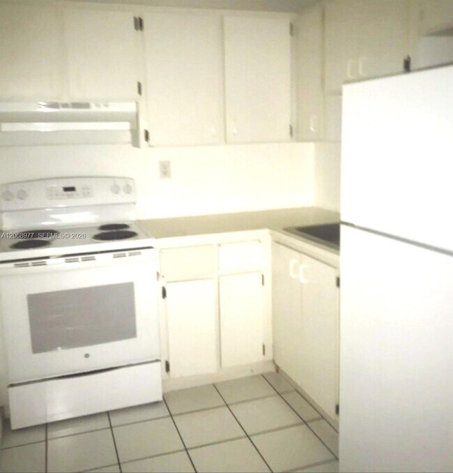 Foto del edificio - 505 NW 177th St