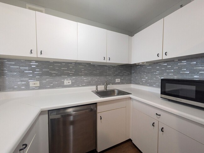 Foto del edificio - 3660 N Lake Shore Dr